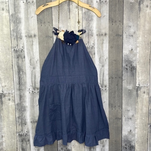 𝅺chambray linen & cotton blend apron w/ floral accents. Adjustable waist & neck - Picture 1 of 12
